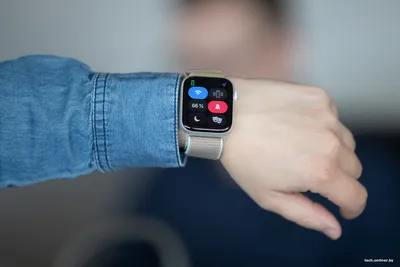 Изображение руки с Apple Watch: скачать в WebP