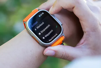 Apple Watch на руке: фото с надписью Health