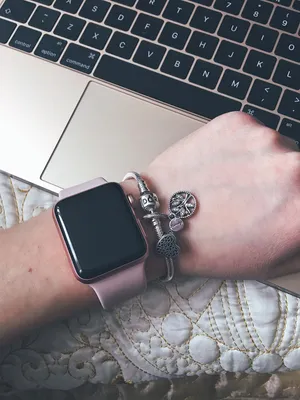Apple Watch на руке: современный способ платить