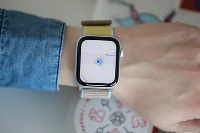 Изображение Apple Watch на руке с возможностью скачать в высоком качестве