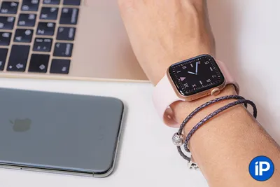 Картинка Apple Watch на руке в цвете золота