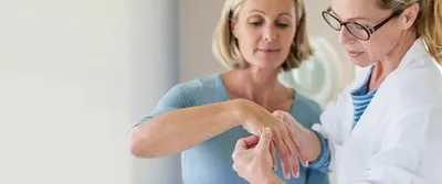 Изображение артрита на руках: как влияет на жизнь человека