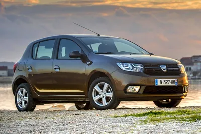 Новая Dacia Sandero дорастет до гольф-класса — Авторевю