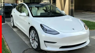 Илон Маск представил новую Tesla — самый быстрый серийный электромобиль в  мире