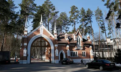 Рублевка в Москве — где находится, фото поселка, кто живет, какой район,  как выглядят дома