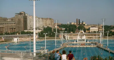 Каким был крупнейший в СССР бассейн «Москва», и что с ним стало