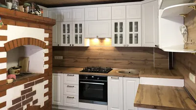 Кухня в частном деревянном доме. Дизайн белой угловой кухни в доме из бруса  в современном стиле - YouTube