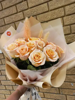 Нежные кремовые розы купить в Азове - Заказать с доставкой недорого