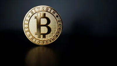 Real bitcoin coin hi-res stock photography and images - Alamy