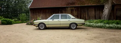 File:1980 BMW 525 (E12) (5978900689).jpg - Wikimedia Commons