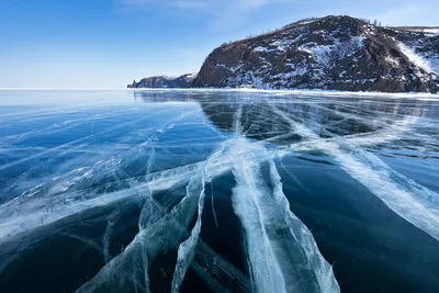 удивленные глаза человека вертикальное фото для текста. большие выпученные  глаза. рекламировать скидки ломбарды или кредит. Стоковое Фото -  изображение насчитывающей выражение, инвестировать: 215917310