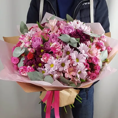 Купить букет большой роз с доставкой ✿ Оптовая цветочная компания Спутник
