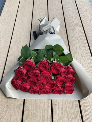Элитные красные розы: цена, заказать с доставкой по Магадане в  интернет-магазине Cyber Flora®