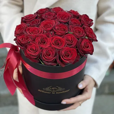 Красные розы 25 штук - купить с бесплатной доставкой 24/7 по Москве