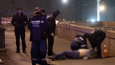 Убийство Бориса Немцова: фото с места расстрела // Новости НТВ