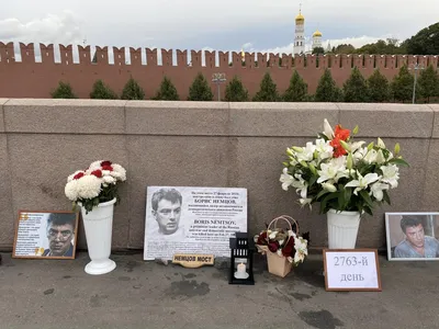 Цветы на месте гибели Б. Немцова | РИА Новости Медиабанк