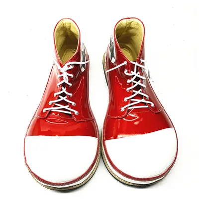 Клоунские ботинки на фото в WebP формате