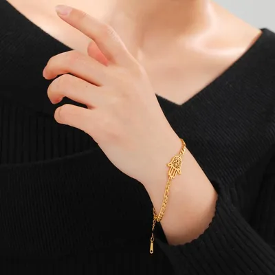 Изображение роскошного браслета на руку золотистого цвета: мелкий размер в формате PNG