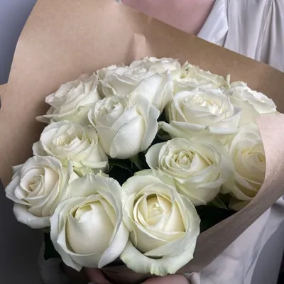 Букет из 15 кустовых роз \"Флиртинг баблз\" купить в Курске | заказать живые  цветы с доставкой на дом или самовывоз