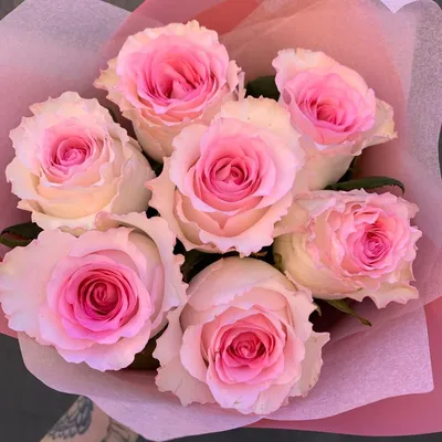 Купить 15 кустовых нежно-розовых роз в крафте в Красноярске! Дом Цветов