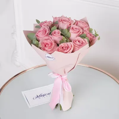Букет цветов из 17 белой розы Россия 60 см с бесплатной доставкой на дом из  «ВкусВилл» | Москва и вся Россия