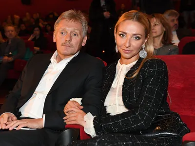 Изменившаяся до неузнаваемости бывшая жена Дмитрия Пескова объявила о  помолвке - Страсти