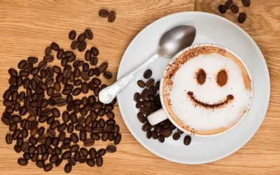 Чашечка кофе и пироженное с вишней…» — создано в Шедевруме