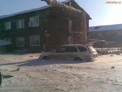 В Якутске ночью сгорел трехэтажный частный дом - KP.RU