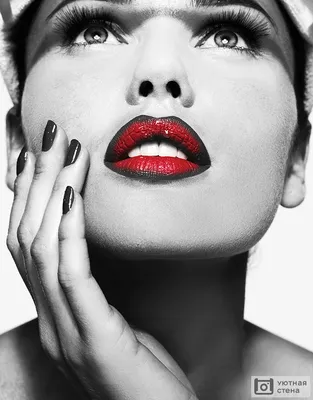 Фотообои \"Черно-белый портрет в выделенными красными губами\" - Арт. 070202  | Купить в интернет-магазине Уютная стена