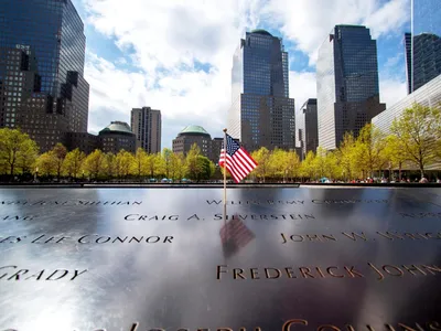 Мемориал на месте башен - близнецов в Нью-Йорке или память об 11 сентября