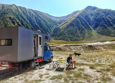 Living Vehicle Travel Trailer: дом на колёсах с «бесконечным»  электричеством и водой — Motor