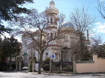 File:Dachia Stamboli, Feodosia, Crimea 2012 (1).JPG - Wikimedia Commons