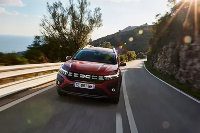 Фото Dacia Jogger - фотографии Дачия Джоггер