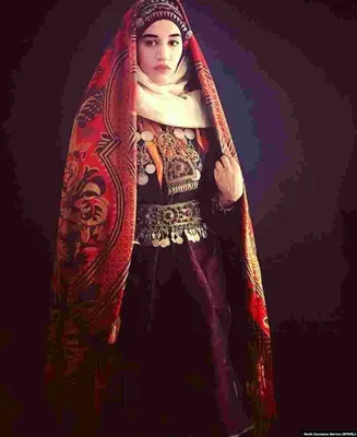 ДЕТСКИЙ ПРОКАТ on Instagram: \"Дагестанский национальный костюм для девочек.  Размер: 8-11 лет #прокатнациональныхкостюмов  #прокатдетскихнациональныхкостюмов #национальныекостюмыаминашоп\"