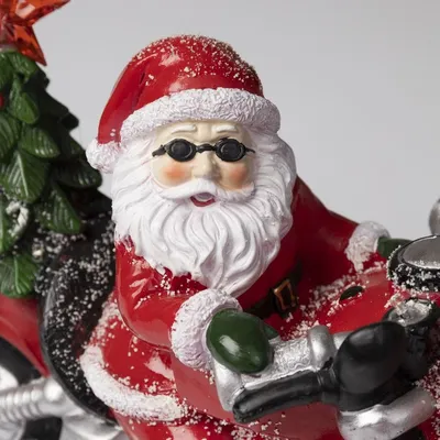 Новосибирцы сняли на видео Деда Мороза-байкера - KP.RU