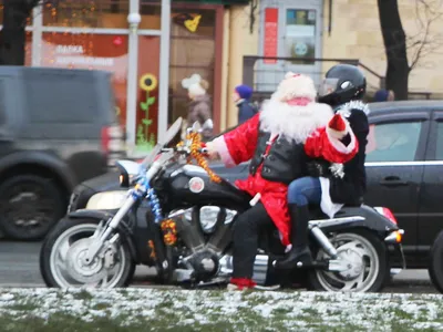 ᐉ Декоративная фигура Дед мороз на мотоцикле • Купить в Киеве, Украине •  Лучшая цена в Эпицентр К