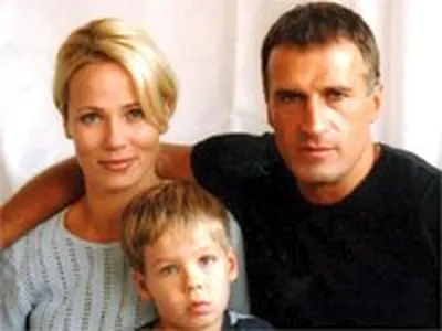 Актер Дедюшко вместе с семьей погиб в автокатастрофе - KP.RU