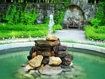 Ландшафт: Декоративные фонтаны и водопады для дачи на сайте  https://roomester.ru/landshaft/dekorativnye-f… | Наружные фонтаны, Садовые  фонтаны, Садовый пруд фонтан