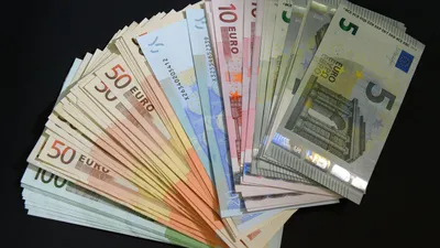 Евро-деньги €