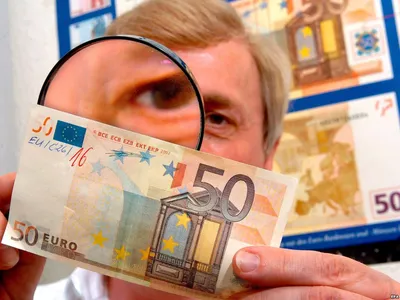Летающие деньги евро стоковое фото ©dibrova 10014364