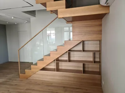 Изготовляем деревянные лестницы - столярная мастерская Treelogia
