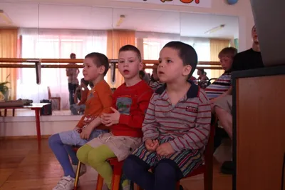 Екатеринбург. Комсомольцы организовали праздник для детей из детского дома