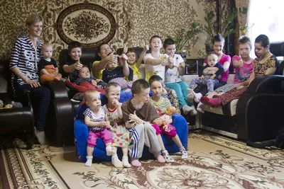 Каждый ребенок имеет право на счастье»: семья из Башкирии удочерила 14  девочек-инвалидов - KP.RU