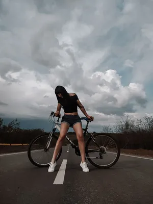 Девушка на велосипеде картинки фото