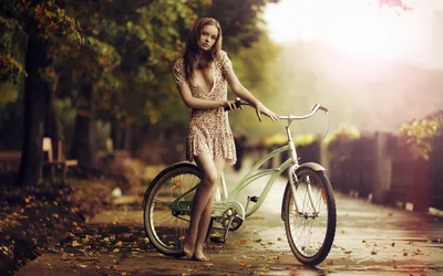 Бесплатное изображение: милая девушка, велосипедов, очарование, фантазии,  позирует, Косметика, прическа, снаряжение, улица, девушка