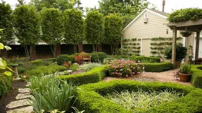 Как украсить двор частного дома своими руками