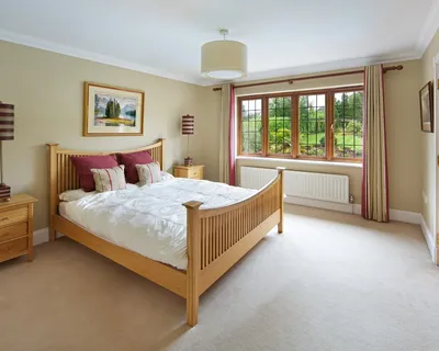 Дизайн спальни в загородном доме: лучшие современные идеи оформления  интерьера, фото отделки