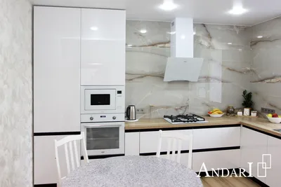 Белая угловая кухня в частном доме | Купить угловую кухню в Минске