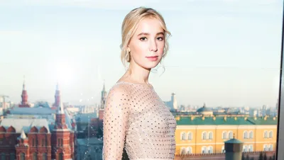 Анастасия Мазепина в платье расшитом кристаллами Swarovski на Балу  дебютанток Tatler 2018 | Tatler Россия