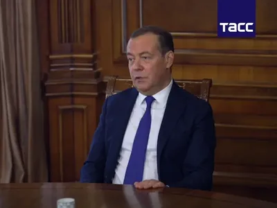 Дмитрий Медведев заявил о росте перспективы ядерной войны — Улус Медиа